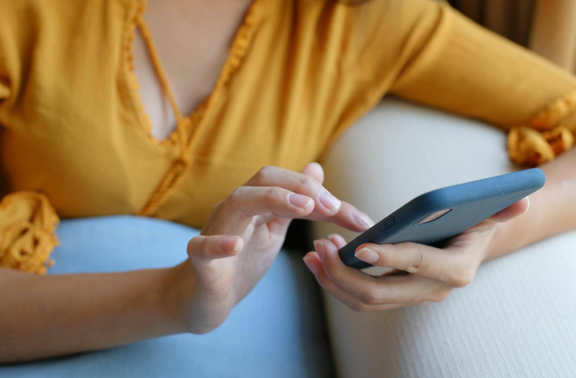 In einem Smartphone stecken wertvolle Rohstoffe. Inzwischen gibt es viele Alternativen zum Kauf neuer Modelle – zum Beispiel Refurbished-Geräte. Foto: imago images/Panthermedia
