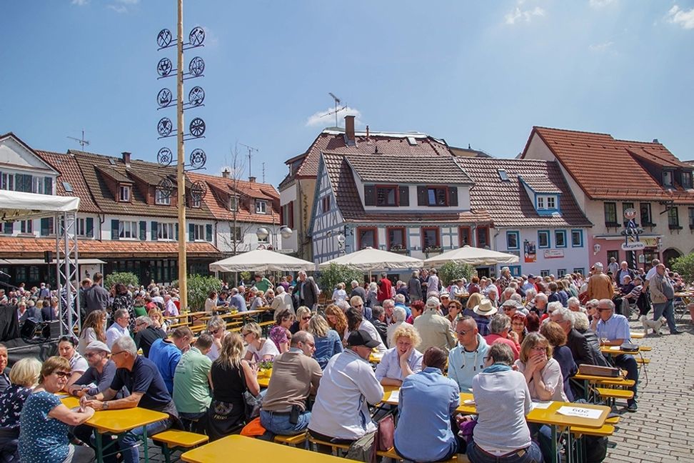 Bei hoffentlich gutem Wetter treffen sich die Sindelfinger Jahrgänge am Montag, 1. Mai auf dem Sindelfinger Wettbachplatz.          Archivbild: Dettenmeyer