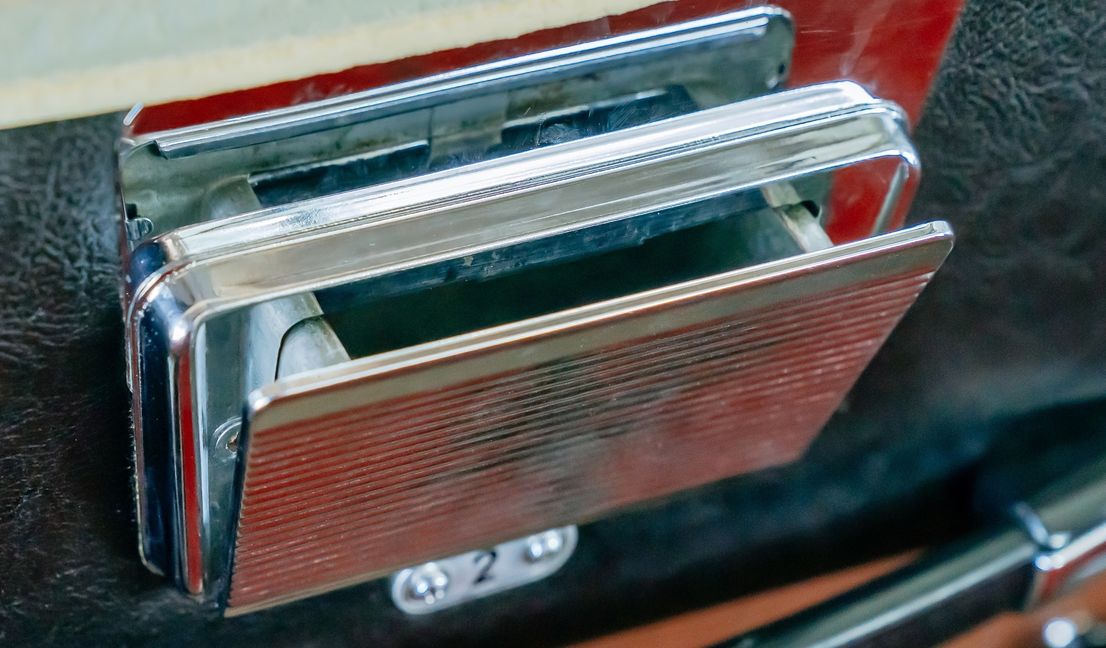 Aschenbecher? Ganz normal.    Bild: Mercedes-Benz AG