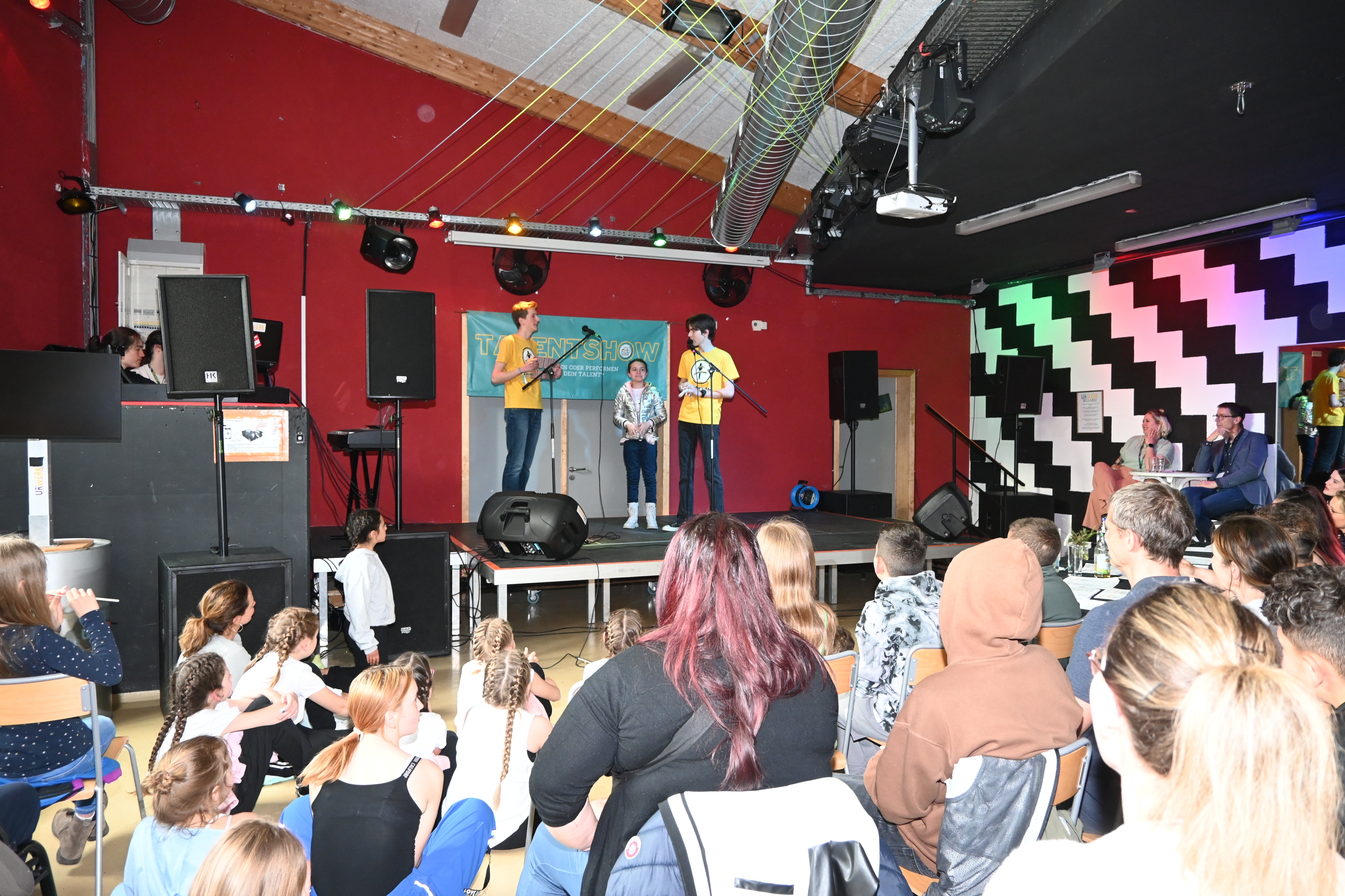 Gut besucht war die Talentshow im Jugendhaus Schönaich. Bild: Nüßle