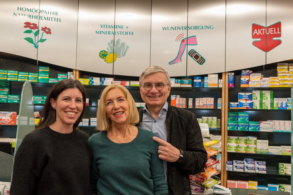 Isabelle Kunath hat die Apotheke am Marktplatz von Joachim Waegerle übernommen. Bild: Nüßle