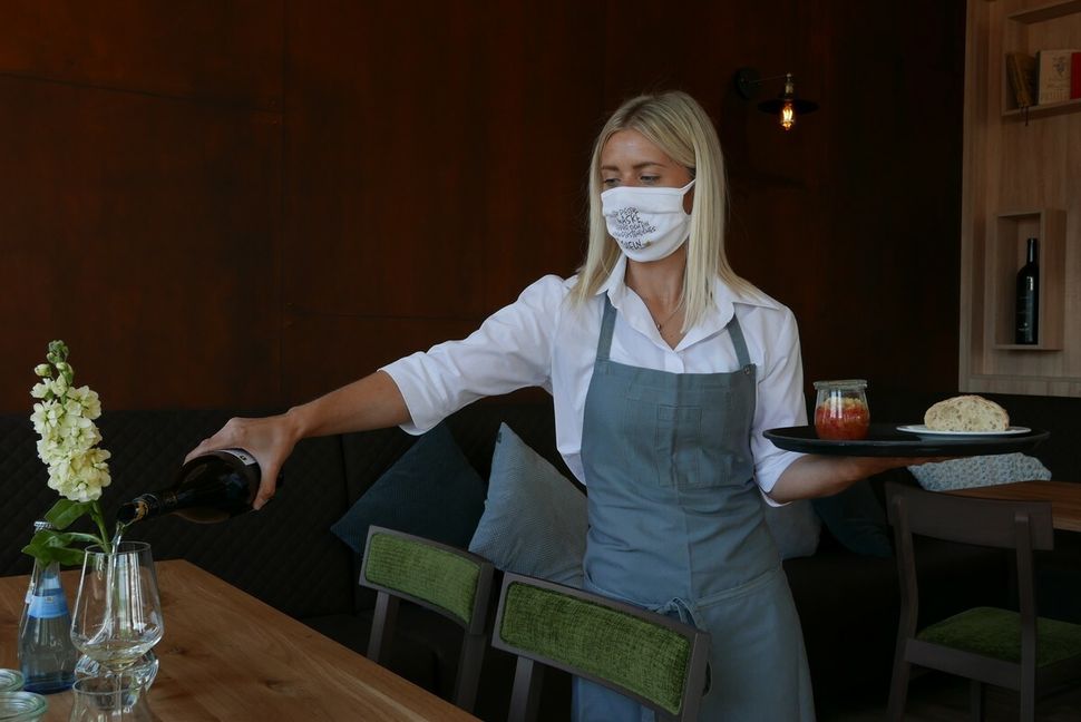 Ab sofort entfällt in der Gastronomie die Sperrstunde von 22.30 Uhr bis 6 Uhr. Bild: Jung