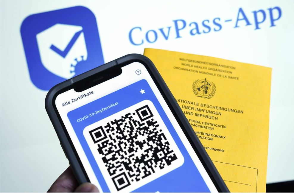 Start mit technischen Hindernissen: nicht überall konnten am Montag die begehrten QR-Codes ausgedruckt werden.
 Foto: imago images/Political-M..