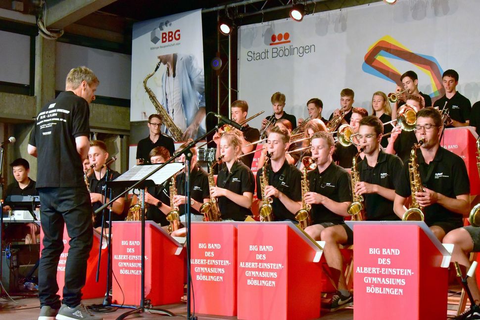 Am Donnerstag wird die AEG-Bigband (Bild: Peter Albig) den 25. Böblinger Sommer am See eröffnen.