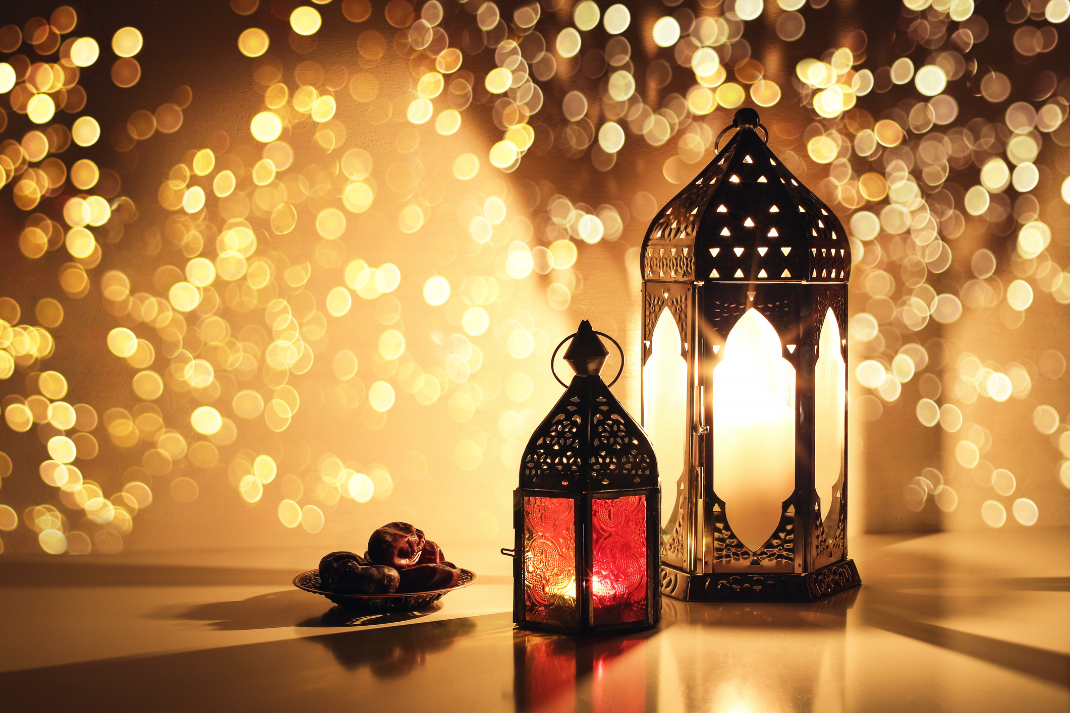 Nur in den Abendstunden dürfen Muslime im Ramadan Essen und Trinken. Bild: Kareen