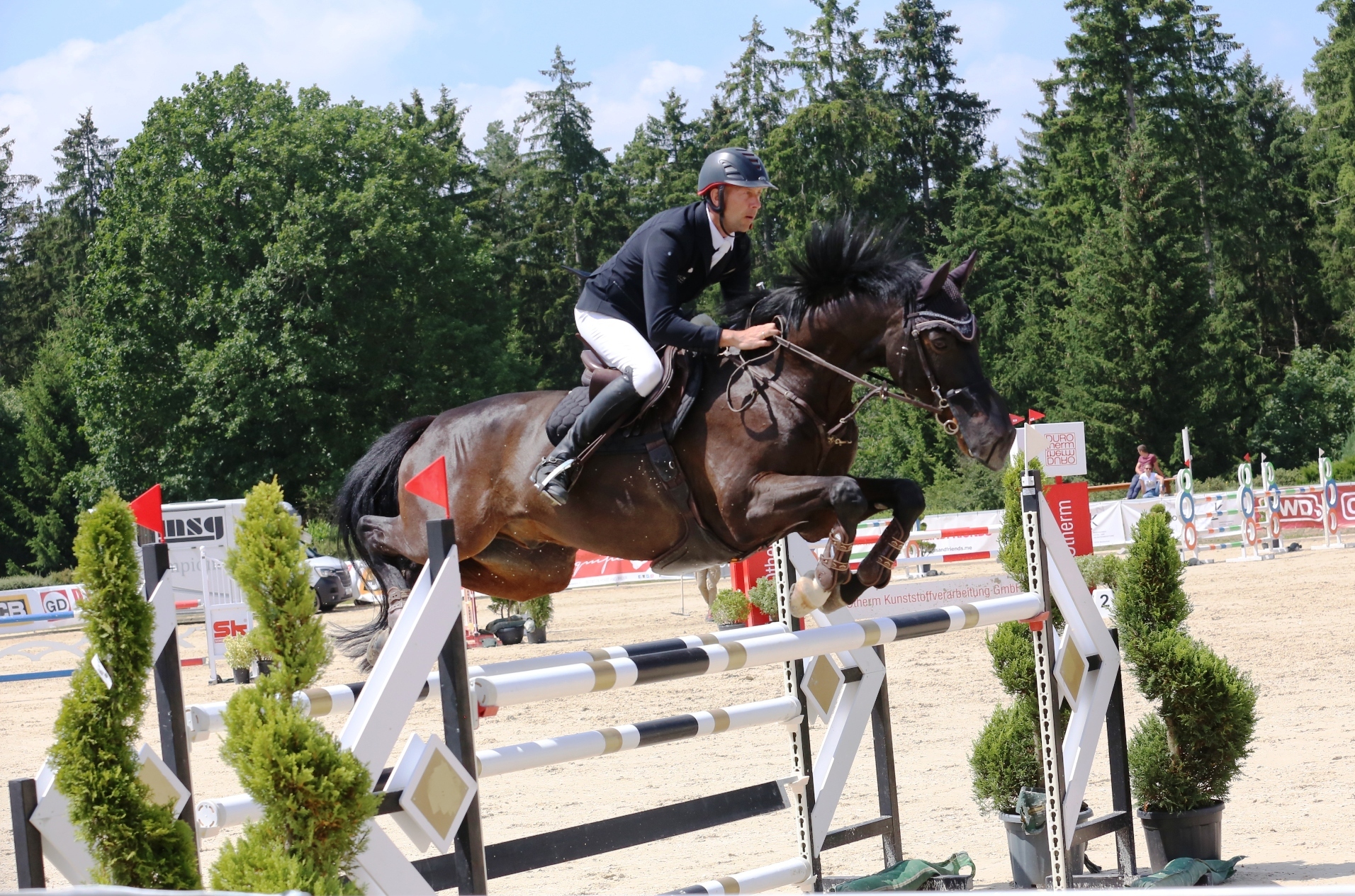 Mit seinem Sieg in Ehningen hat sich Julian Stahl das Goldene Reitabzeichen verdient. Bild: Häusler