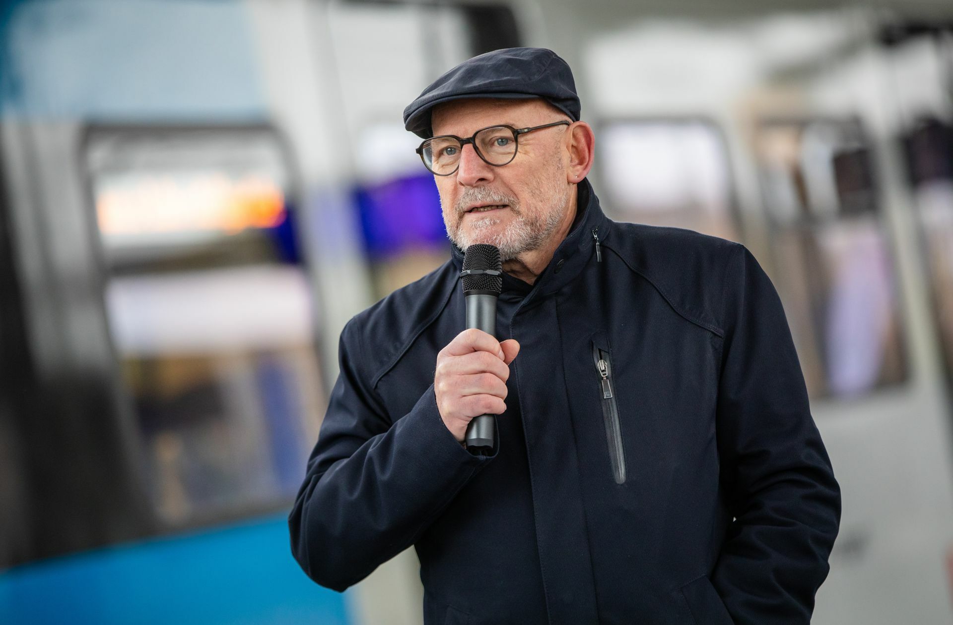 Verkehrsminister Winfried Hermann will die Verkehrswende voranbringen – nach Ansicht der CDU-Fraktion beschreitet er dabei aber überbürokratisierte Wege.