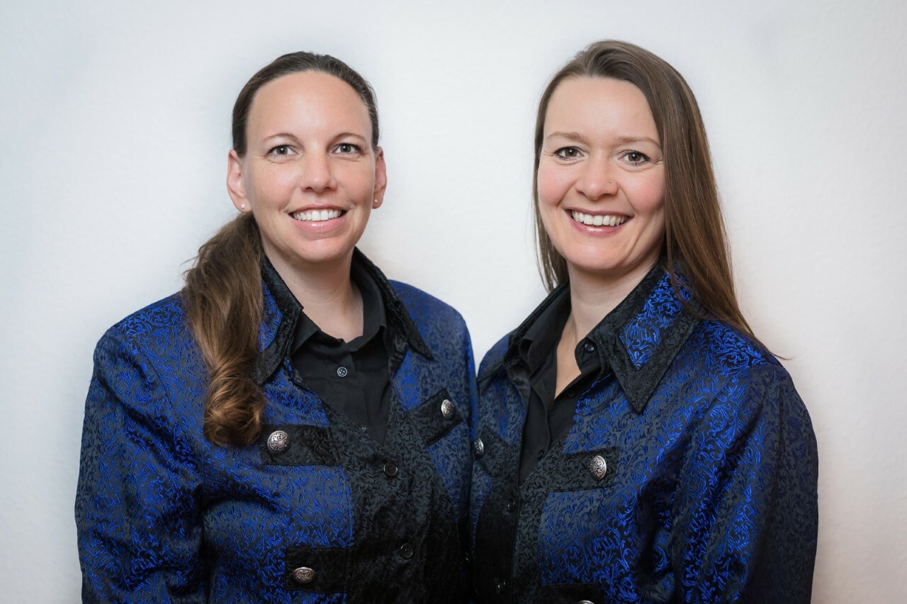 Im Vorstand von Blau-Weiss: Daniela Frommer und Jasmin Frommer (von links nach rechts).               Bild: z