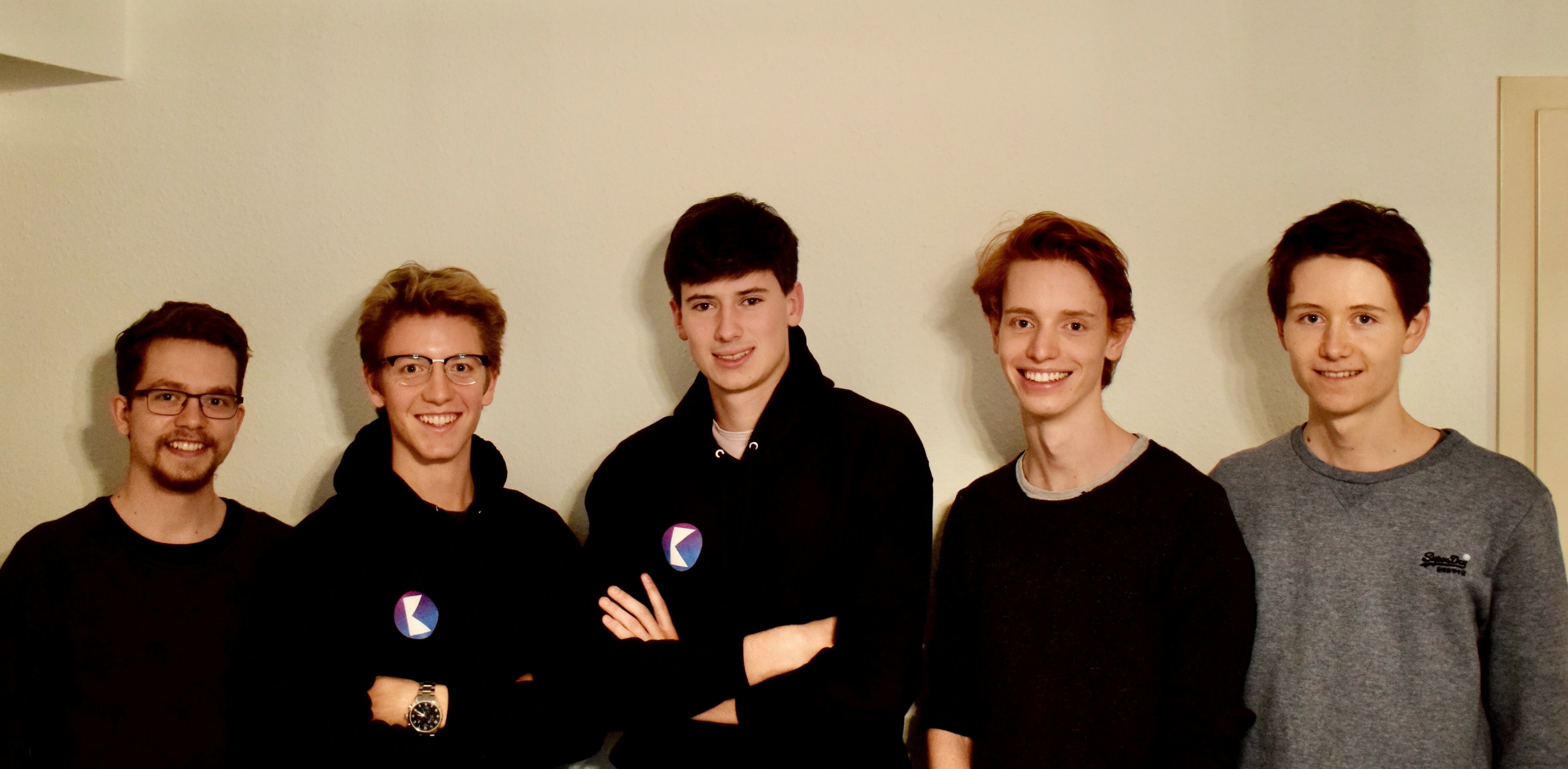 Das Team von Knowunity: Yannik Prigl (leitender Backend Entwickler), Julian Prigl (Geschäftsführer), Benedict Kurz (Geschäftsführer), Gregor Weber (leitender App Entwickler), Lucas Hild (technische Leitung).Bild: z