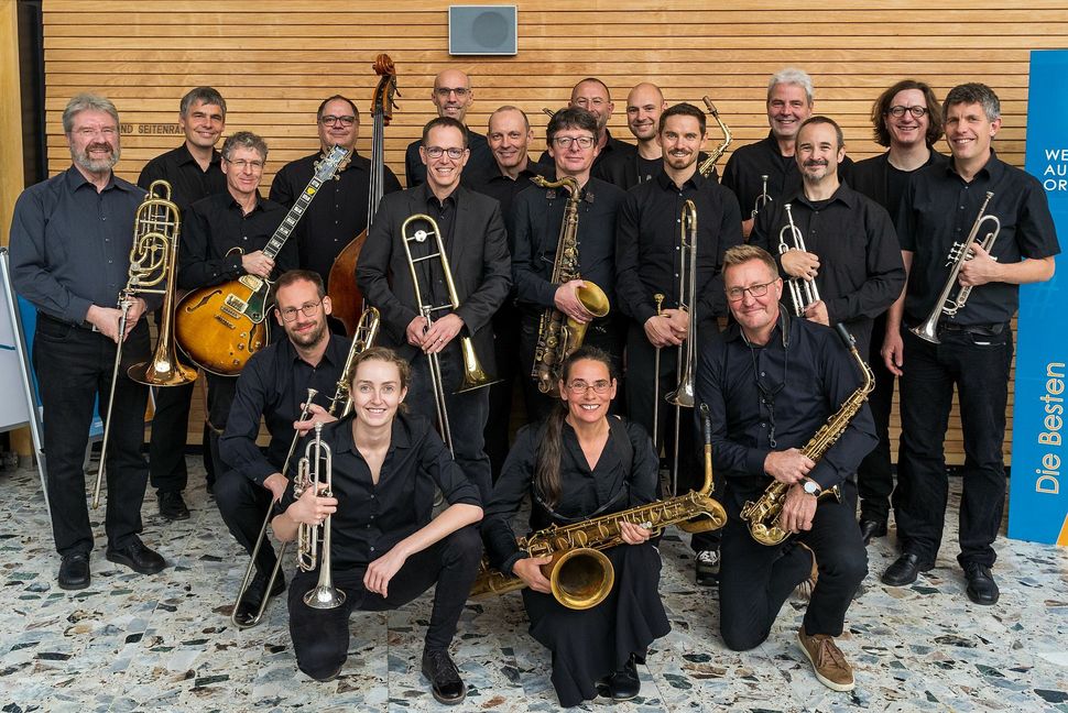 Am Freitag misst sich die STB Bigband mit den Musiker-Kollegen aus Bietigheim. Bild: z