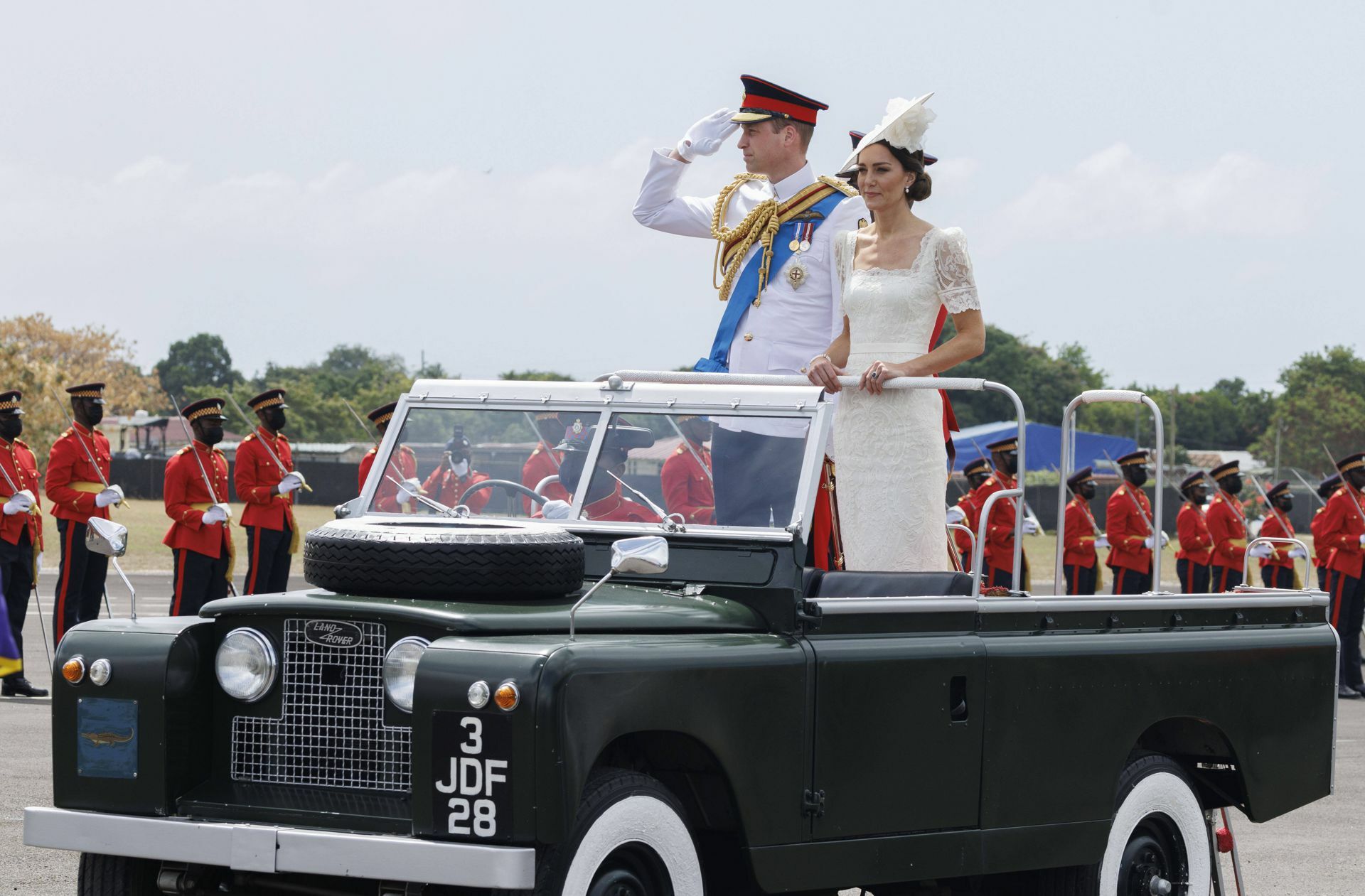 Nicht immer gelingt das: Für ihre Karibikreise mussten William und Kate viel Kritik einstecken – zu imperial seien sie in den Commonwealth-Ländern aufgetreten.