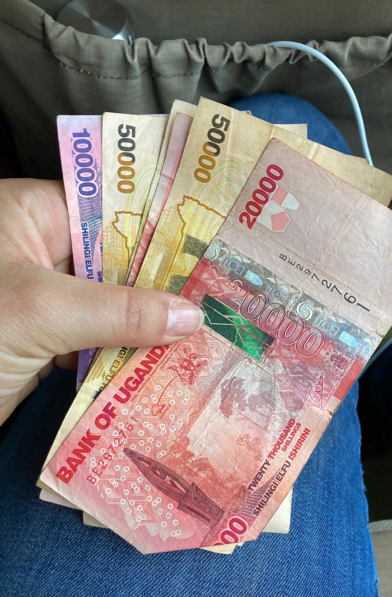 In Uganda wird man schnell Millionär: Ein Euro entspricht 4184,16 Uganda-Schilling (UBX). Eine Million UBX sind rund 240 Euro.
 Foto: Susanne Hamann