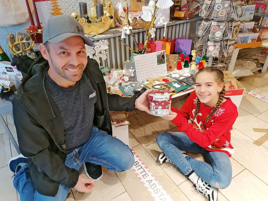 Volker Schmidt vom Holzgerlinger Blumenhaus Schmidt mit Fioana Schmid. Bild: z