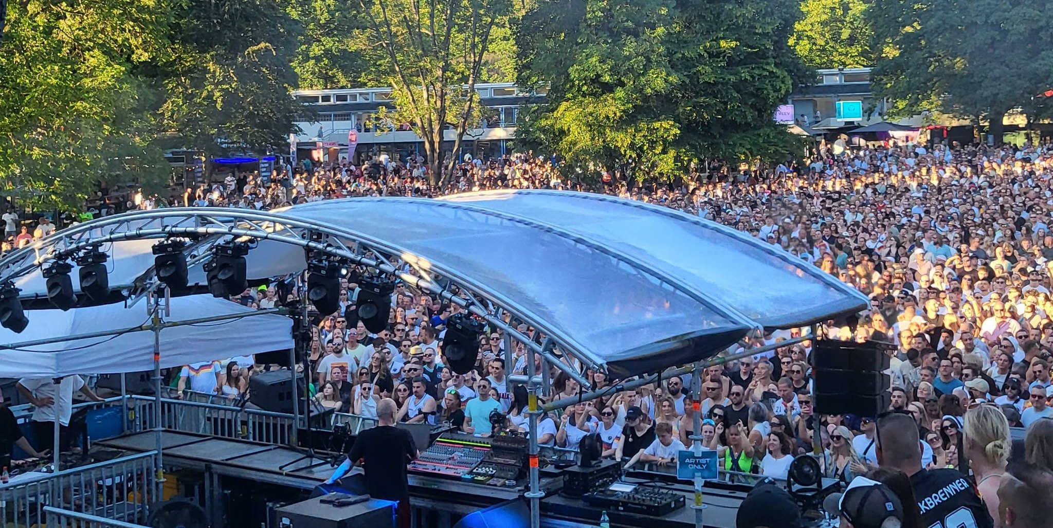 Volles Haus bei Paul Kalbrenner.