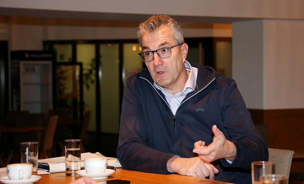 Ex-Fifa-Schiedsrichter Knut Kircher beim Besuch unserer Redaktion – der Chef der deutschen Topschiedsrichter gibt spannende Einblicke und erklärt, was er weiter verbessern will.