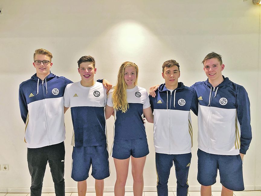 Fünf Sindelfinger in Berlin: Marc Nüter, Marc Sauer, Annika Huber, Patrick Perez, Marek Jahn (von links).  Bild: z