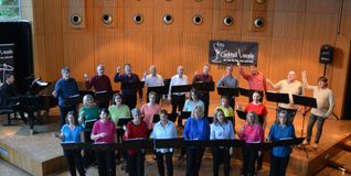 Der Chor Cocktail Vocale beim Auftritt im Odeon der SMTT.