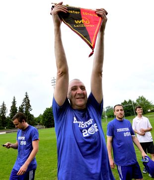2015 bejubelte Wolfgang "Mecki" Sturm die Landesliga-Meisterschaft und den VfL-Aufstieg in die Verbandsliga.