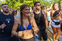 Tausende Besucher feierten beim WET Open Air im Sindelfinger Badezentrum.