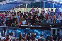 Tausende Besucher feierten beim WET Open Air im Sindelfinger Badezentrum.