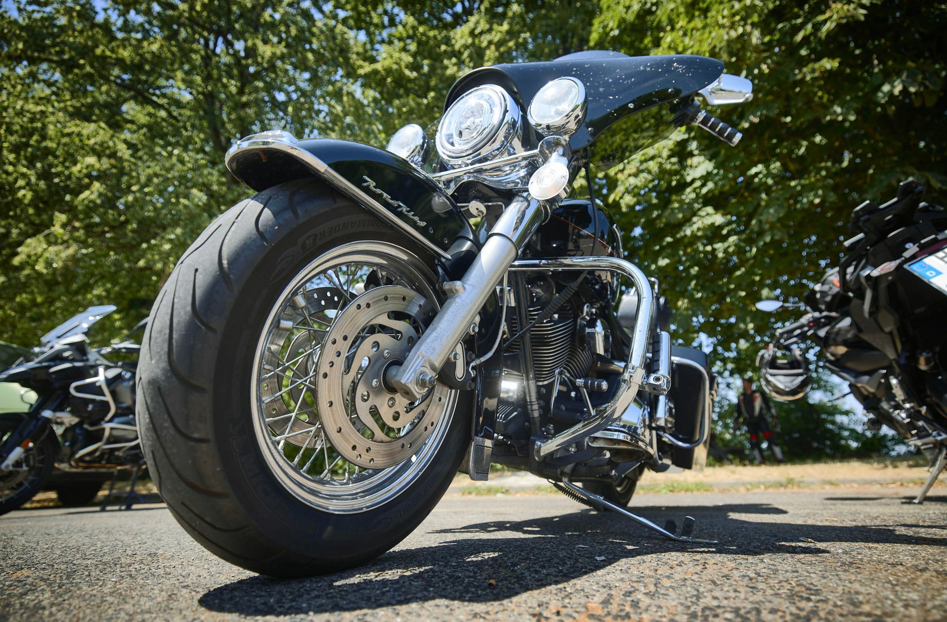 Eine Harley zieht immer Blicke auf sich.