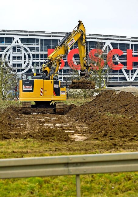 Ein paar Baggerbisse – das? ist? erst? einmal alles, was  zu sehen ist.