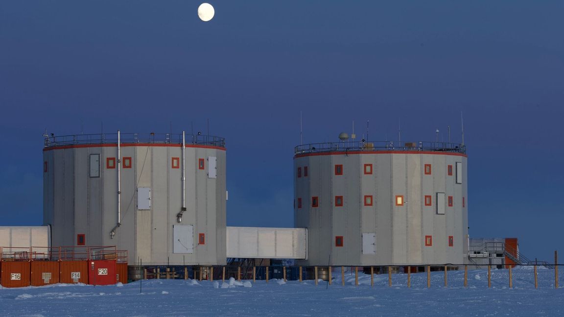 Misstrauen und Konflikte verstärken sich über die Dauer der Isolation.