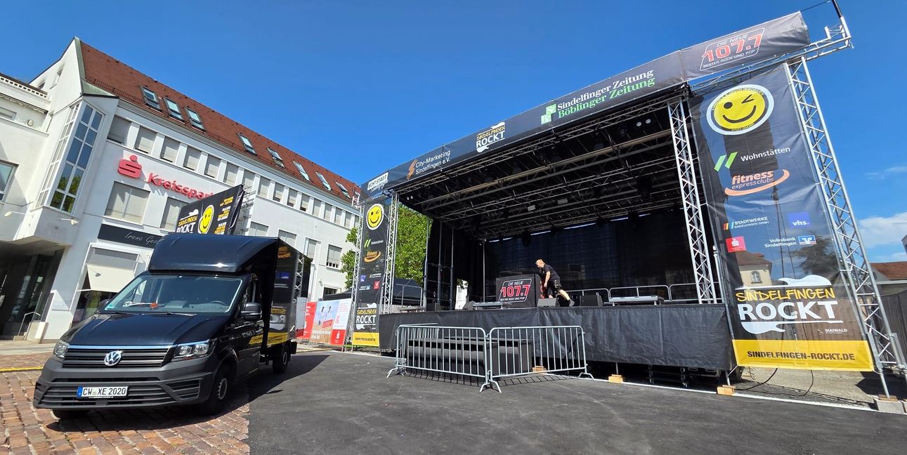 Auf dem Marktplatz laufen die letzten Vorbereitungen für „Sindelfingen rockt“.
