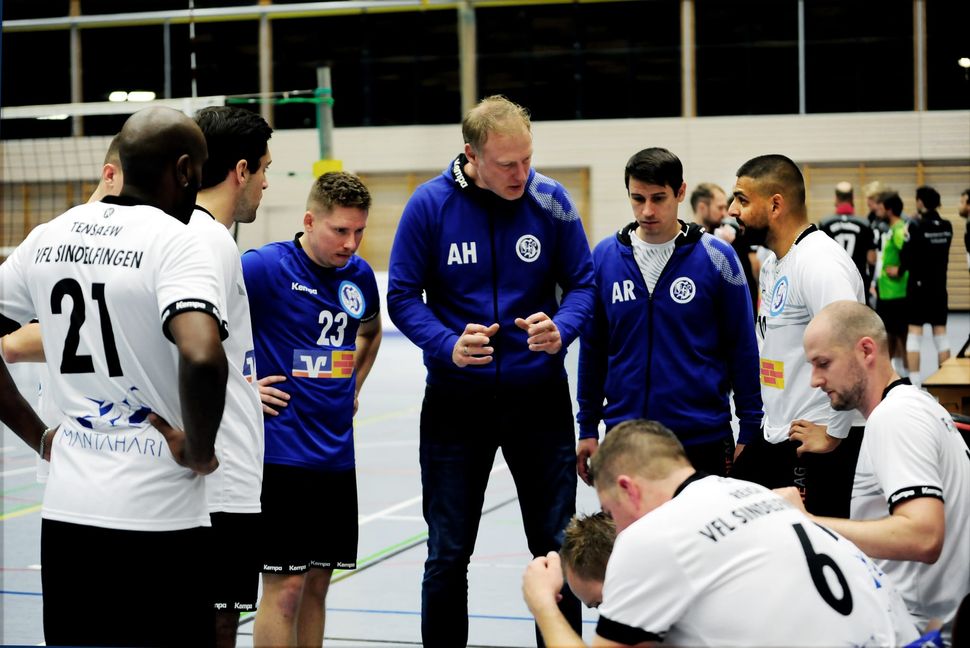 Sindelfingens Trainer Alexander Haas war trotz derNiederlage nicht unzufrieden mit der Leistung seiner Volleyballer. Bild: photostampe/A
