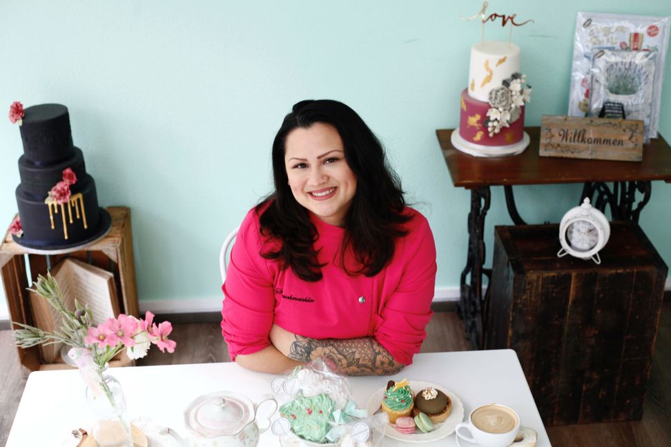 Mariska Schäfer hat ihr erst spät entdecktes Hobby zum Beruf gemacht. „Vielleicht habe ich einfach ein Händchen dafür, Torten zu backen“, sagt sie. Bild: z
