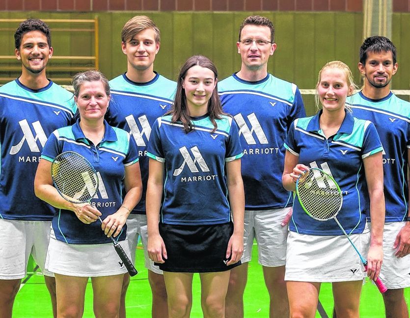 Die 1. Mannschaft des VfL kämpft um den Klassenerhalt in der Verbandsliga: Leon Barut, Antje Mohrs, Max Ilgenfritz, Shiva Dittmar, Christoph Hornikel, Daniela Wochelen, Tobias Zebisch (von links). Bild: z