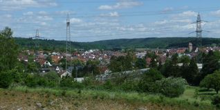 Überlandleitungen gehören in Magstadt zum Orts- und zum Landschaftsbild. Von 4200 Kilometern Hochspannungstrassen muss die Netze BW nach eigener Einschätzung 2900 Kilometer aus- und 120 Kilometer zusätzlich neu bauen.
