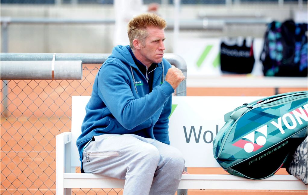 VfL-Cheftrainer Daniel Merkert kann sich über zwei Turniererfolge seiner Tennis-Schützlinge freuen. Bild: photostampe