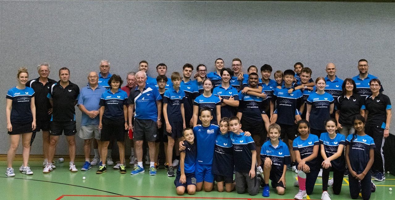 Jung und Alt auf einem Bild. Die Tischtennis-Abteilung des VfL Sindelfingen ist breit aufgestellt. Bild:Holzapfel