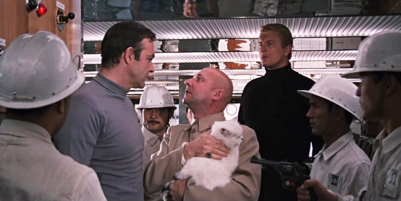 Sean Connery und Donald Pleasence sind sich nicht grün.