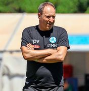 Holger Bachthaler startet in seine erste Saison als Trainer der Stuttgarter Kickers.