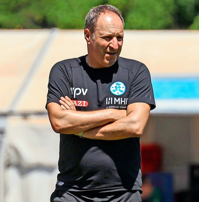 Holger Bachthaler startet in seine erste Saison als Trainer der Stuttgarter Kickers.