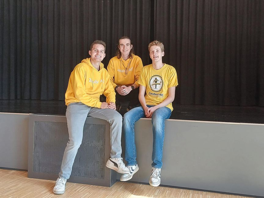 Aurelian Hablitzel (von links), Tino Bollinger und Paul Sameske haben die Gesamtleitung.