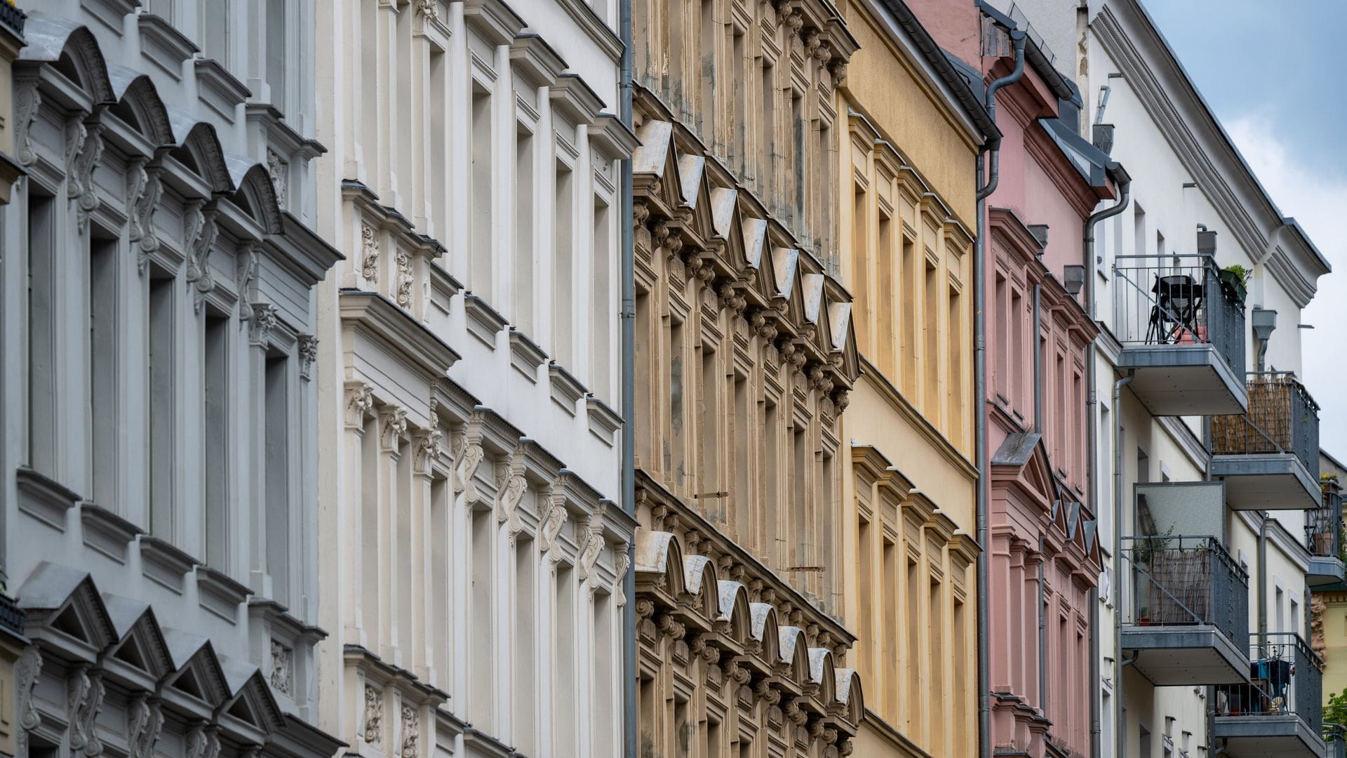 Die Mieten steigen weiter, vor allem in Metropolen und anderen Großstädten (Archivbild).