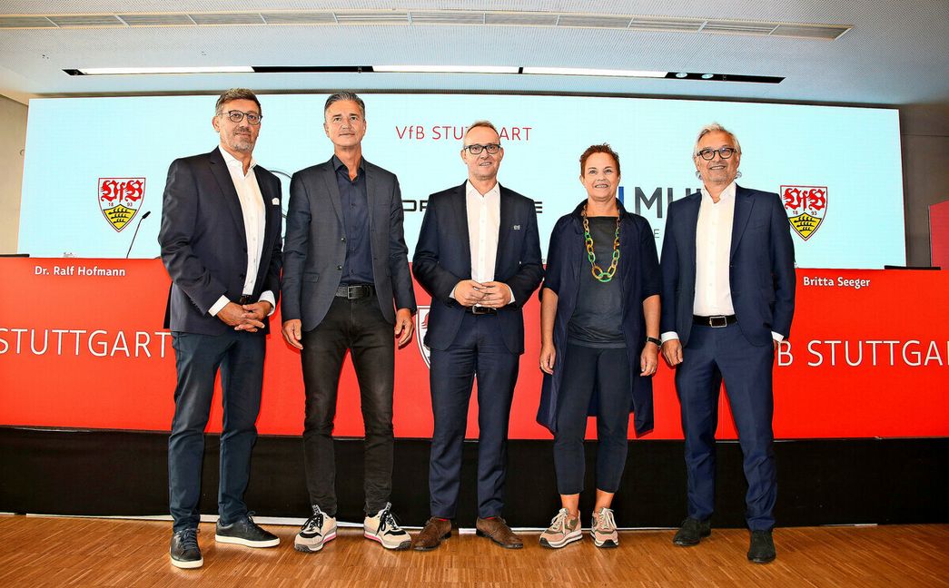 Bündnis der Zukunft: VfB-Präsident Claus Vogt, Porsche-Finanzvorstand Lutz Meschke und VfB-Boss Alexander Wehrle (v. li.)