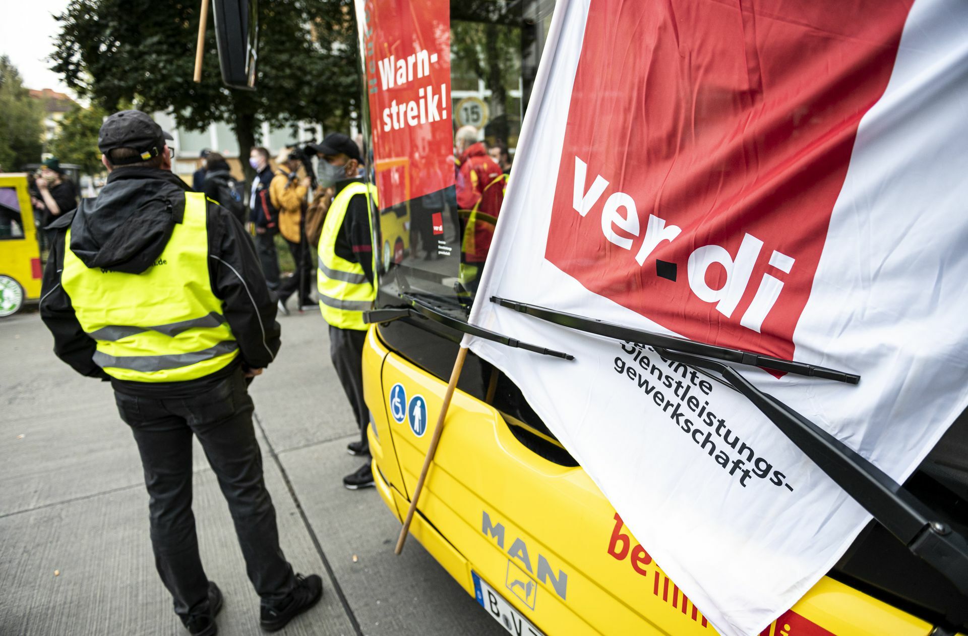 Die Gewerkschaft erzwingt den Stillstand von Bussen und Bahnen – nicht nur in Berlin.