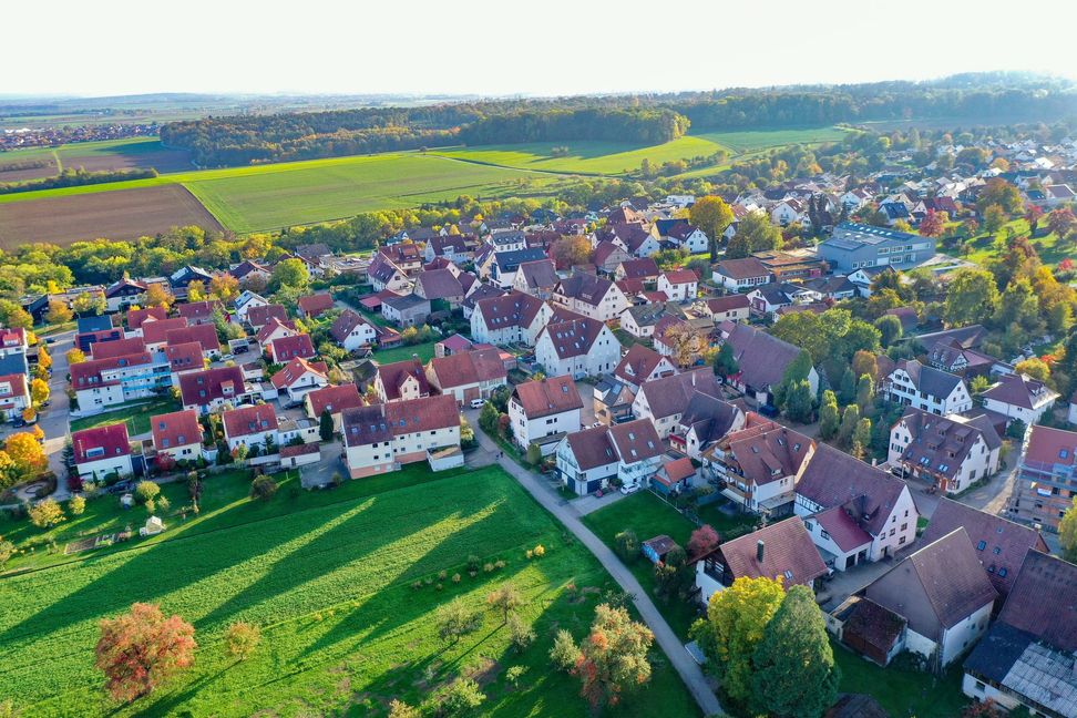 Der Herrenberger Teilort Haslach aus der Luft gesehen. Bild: Dettenmeyer