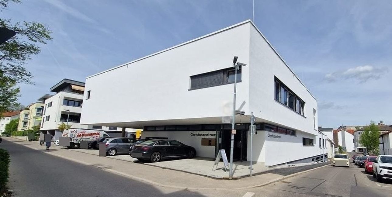 Das Christuszentrum Sindelfingen gehört zum Süddeutschen Gemeinschaftsverband, einem freien und unabhängigen Werk innerhalb der Evangelischen Landeskirche.	Bild: Christuszentrum Sindelfingen