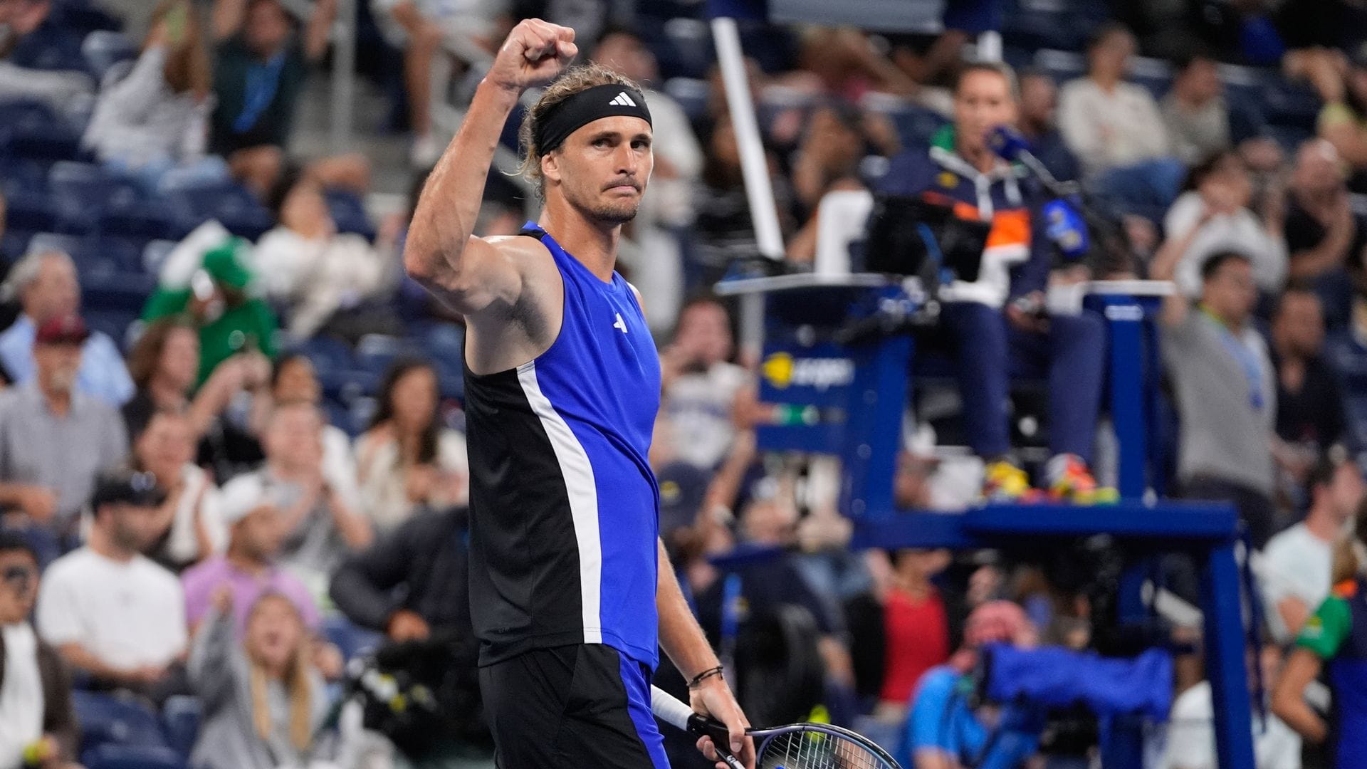 Alexander Zverev bejubelt den Achtelfinaleinzug bei den US Open.