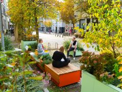 So sehen die Sitzmöbel in Herrenberg aus. In Holzgerlingen soll der Platz auf dem Marktplatz und vor der Rathaus-Tiefgarage genutzt werden. Bild: z