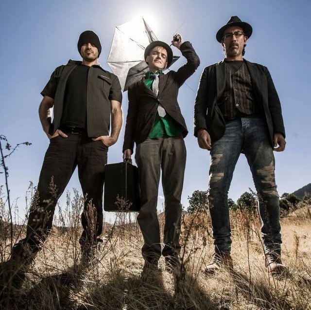 „A Love Electric“ spielen im Blauen Haus.