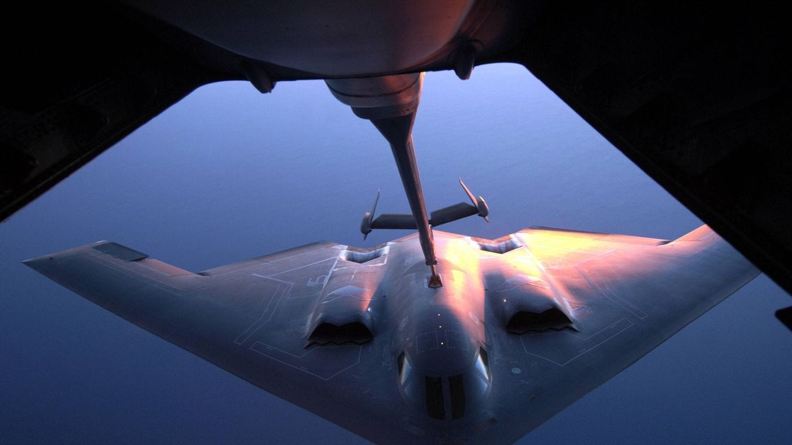 Der Bomber kann auch in der Luft betankt werden.