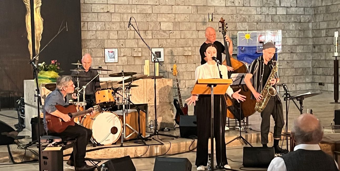 Klartext trifft Jazz hieß es in der Kirche St. Maria auf dem Goldberg.