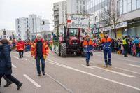 Mehr als Pferdemarkt: Buntes Treiben beim Leonberger Faschingsumzug