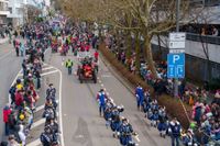 Mehr als Pferdemarkt: Buntes Treiben beim Leonberger Faschingsumzug